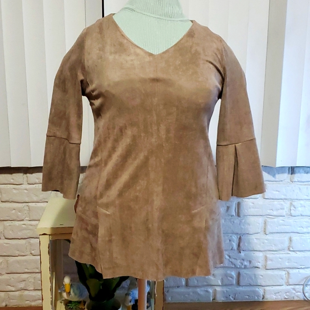 Soft surrounding 3/4 sleeves light brown color
